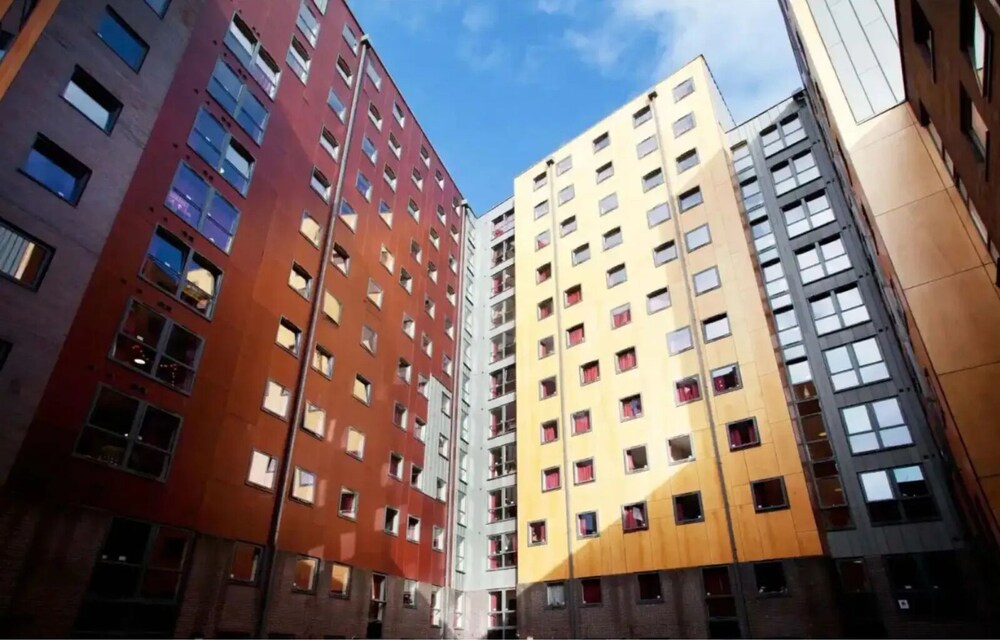 Student Only Jennens Court