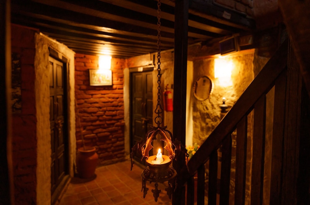 Hira Guest House