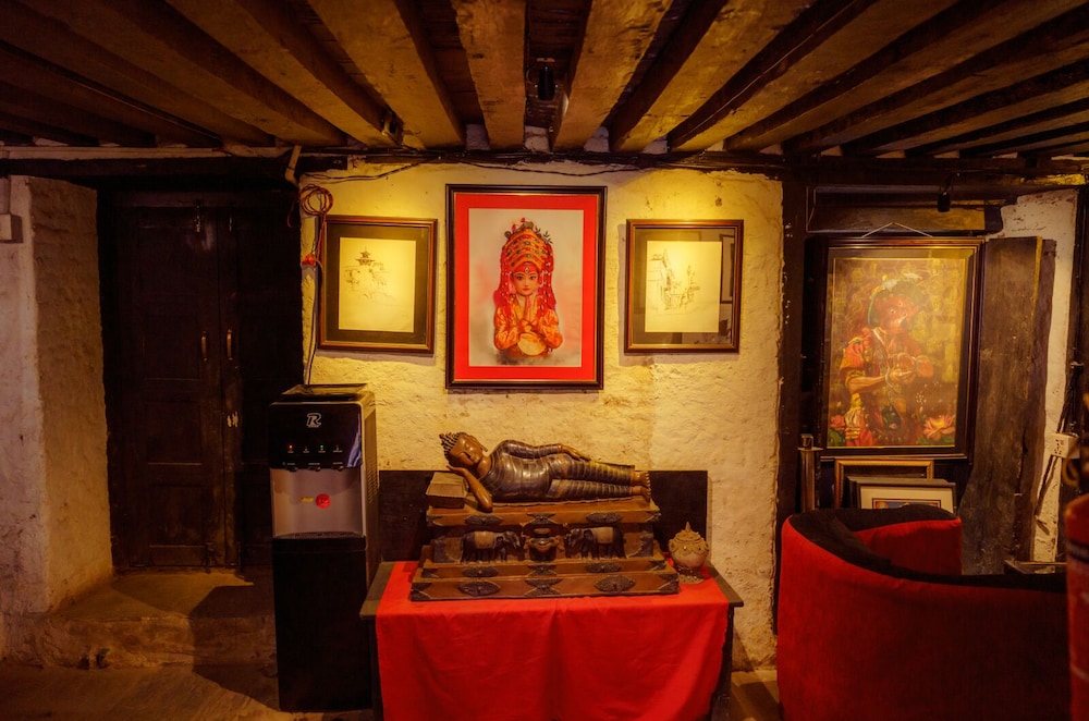 Hira Guest House