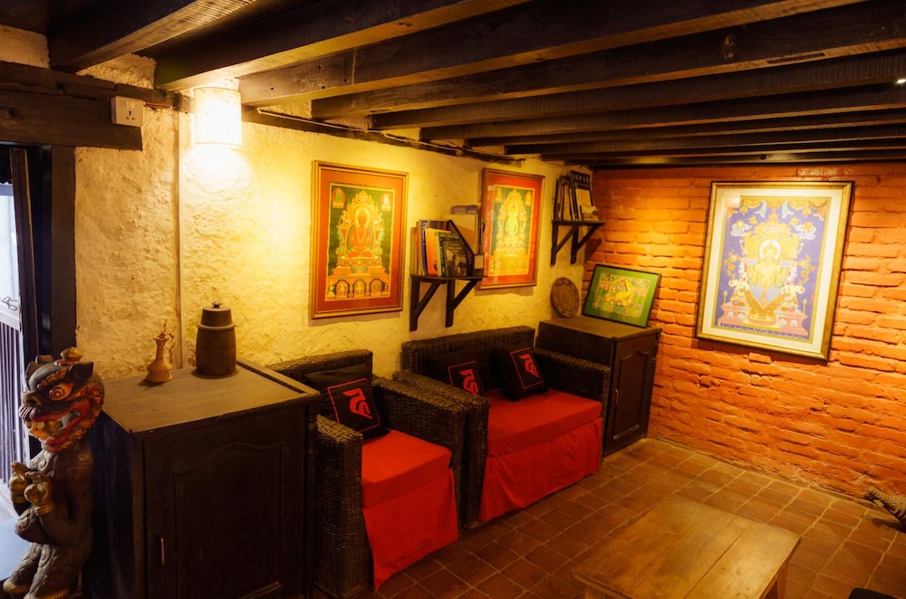 Hira Guest House