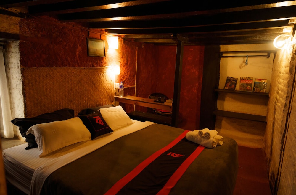 Hira Guest House