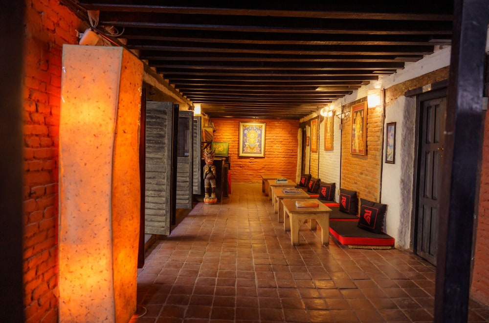 Hira Guest House