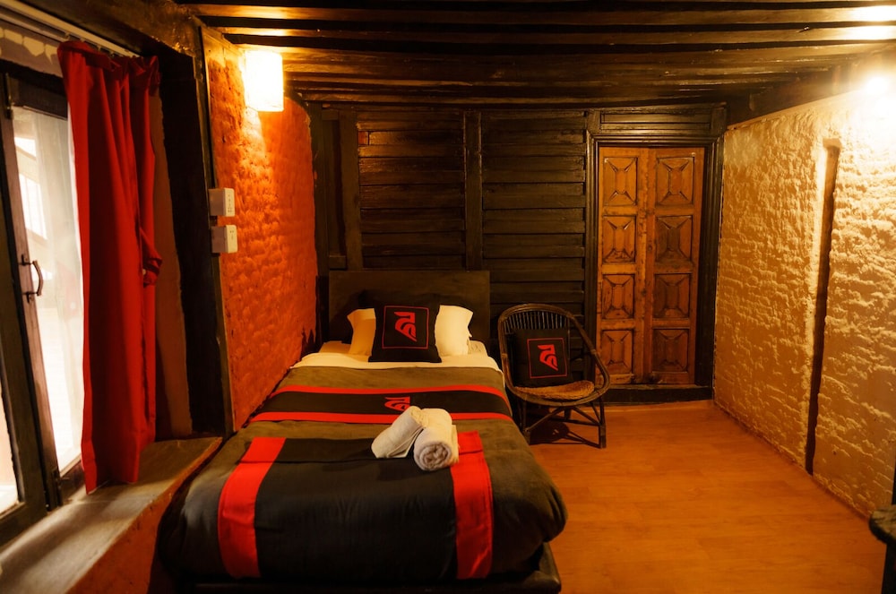 Hira Guest House