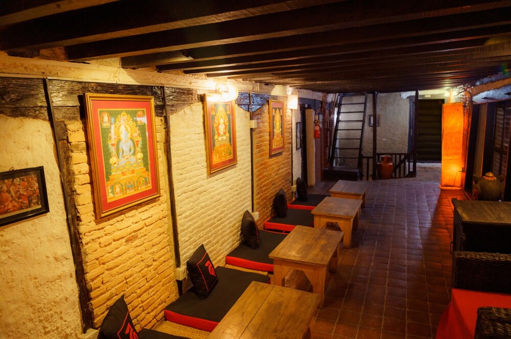 Hira Guest House