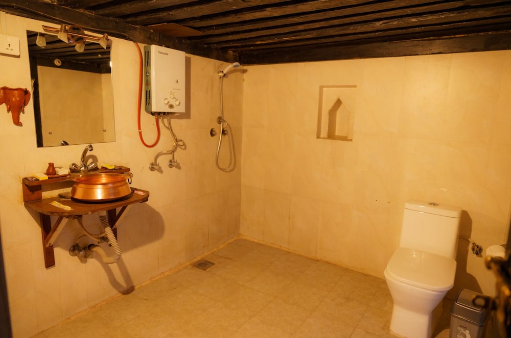 Hira Guest House