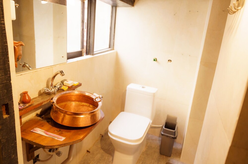 Hira Guest House