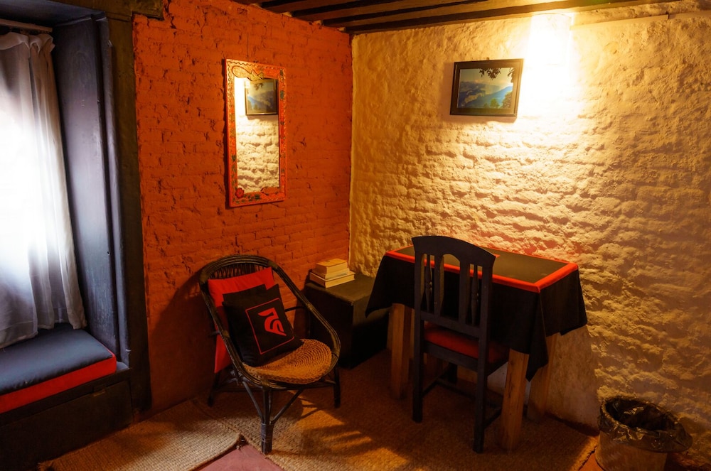 Hira Guest House