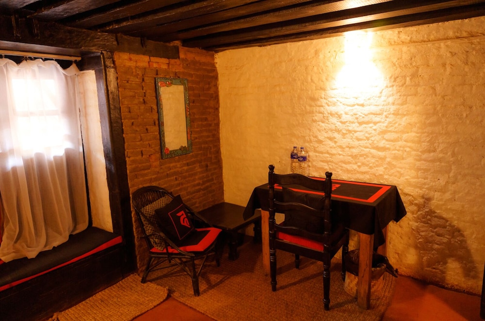 Hira Guest House