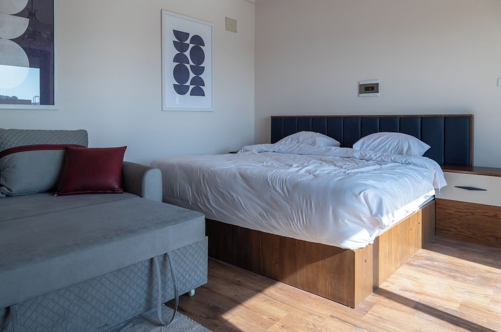 Settle Inn Sodic Eastown Studio