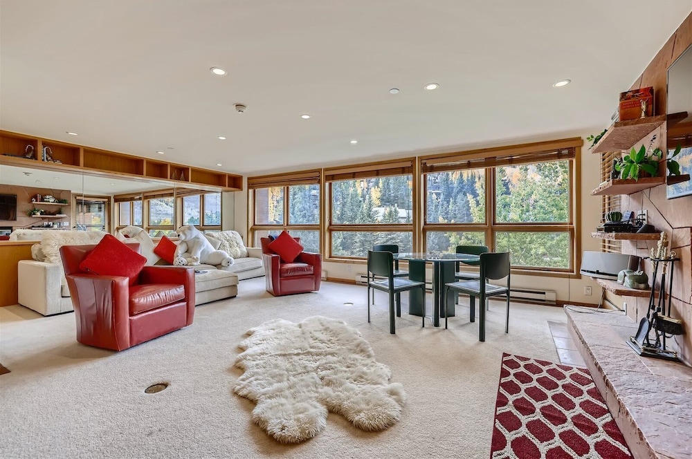 1-44 W Meadow Dr. 7 Meadow Vail Place view 5