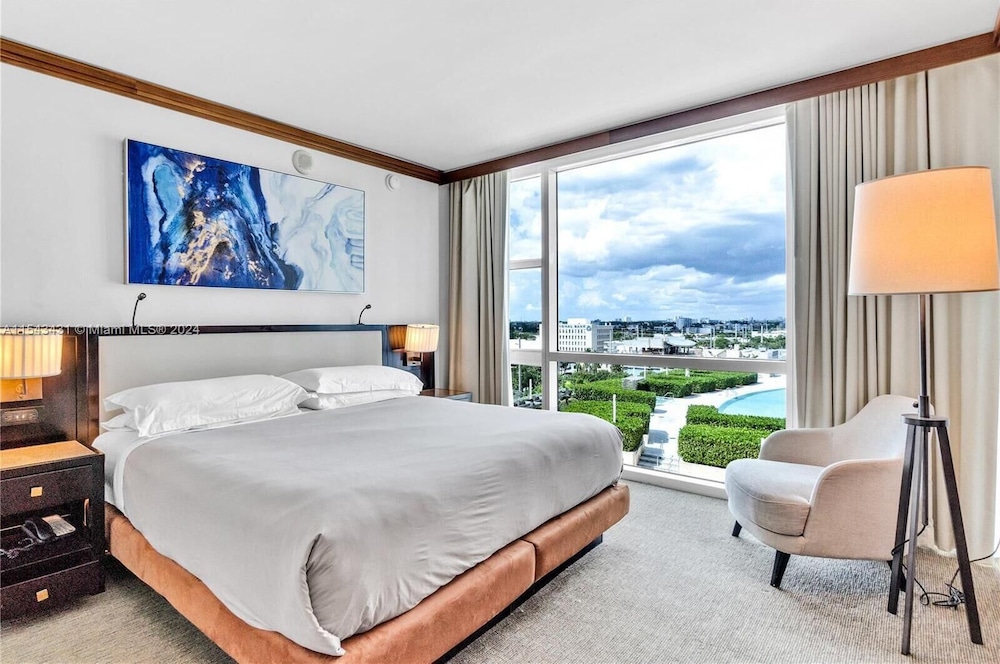 Carillon Miami Beach Private Suites