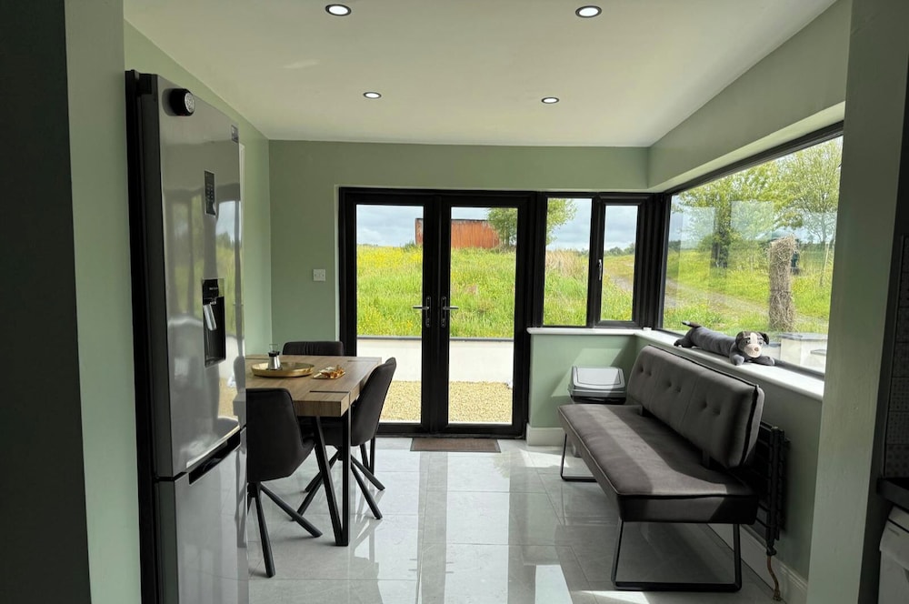 Cherry Chirp Cottage in County Fermanagha
