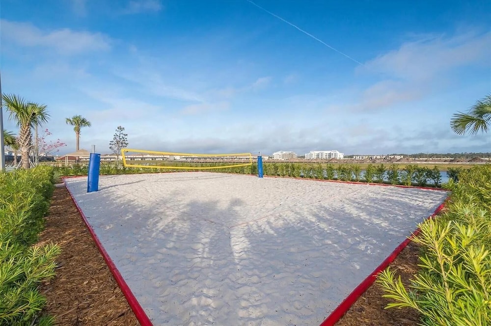 Stunning Game Room & Pool Jacuzzi Storey Lake 2799