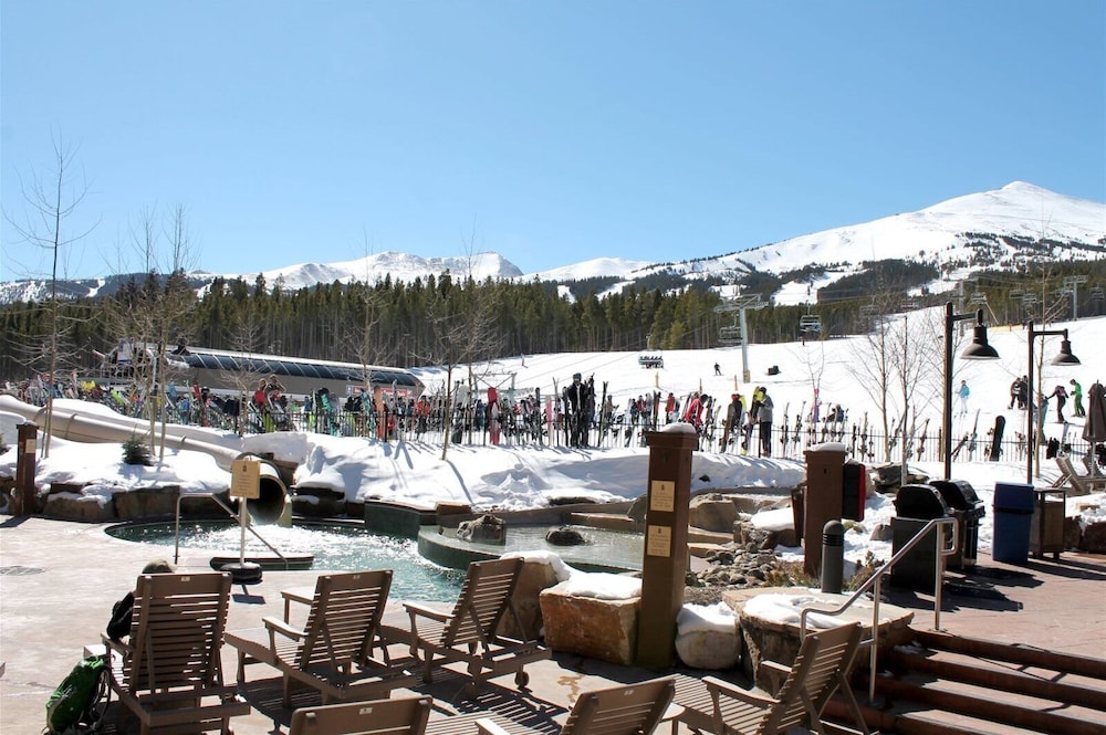 Grand Timber Lodge - Holiday&new Years view 3
