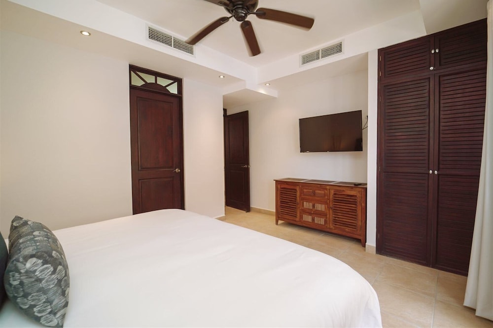 Terrific 2BR 1st Floor Unit is Sure to Please view 3