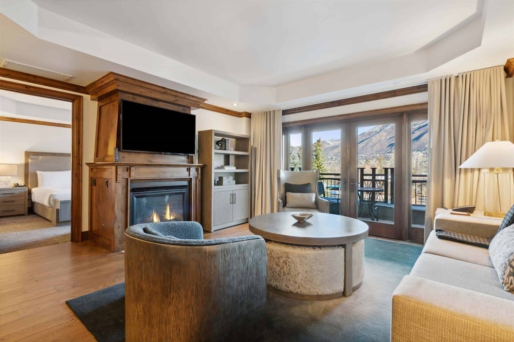 Aspen Mountain Residences Luxe 3 Bedroom Residence in Heart of Downtown Aspen
