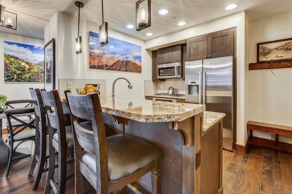 Luxury One Ski Hill 2 Bedroom Ski-in/out Condo at Peak 8 view 5