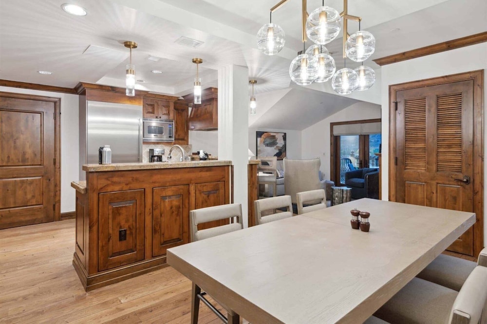 Luxury 3 Bedroom at The Aspen Mountain Residences in Downtown Aspen
