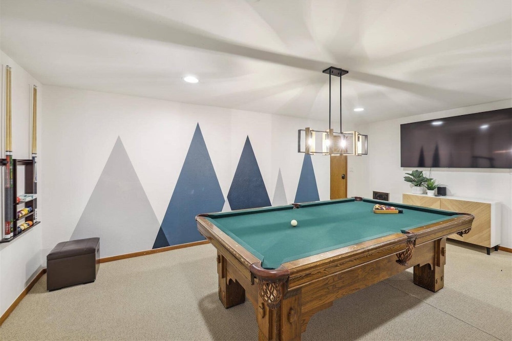 Pet-friendly 3 Bedroom Townhome in Frisco - Short Drive to Breck!