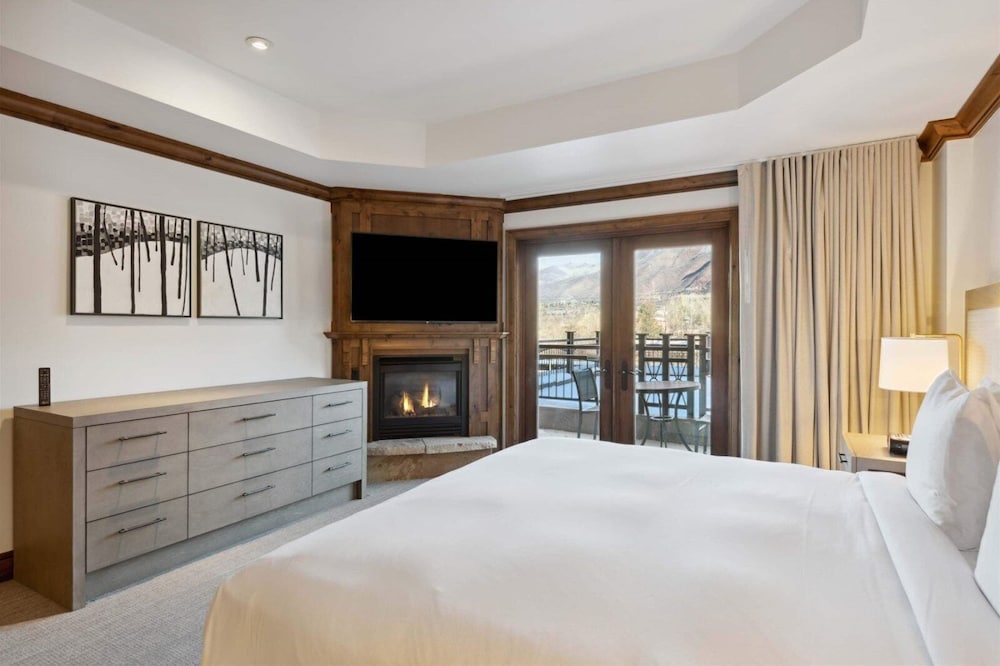 Aspen Mountain Residences Luxe 3 Bedroom Residence in Heart of Downtown Aspen