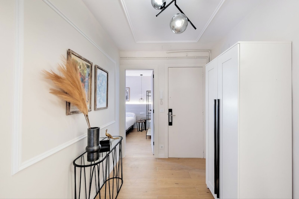 BeBarceloner Eixample Apartments