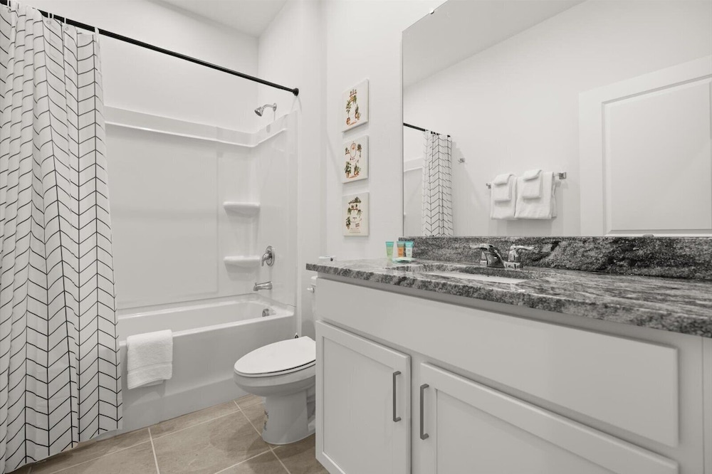 Luxurious 4BR Villa Pool close to Disney