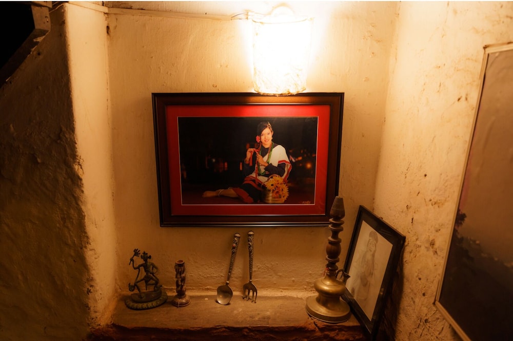 Hira Guest House