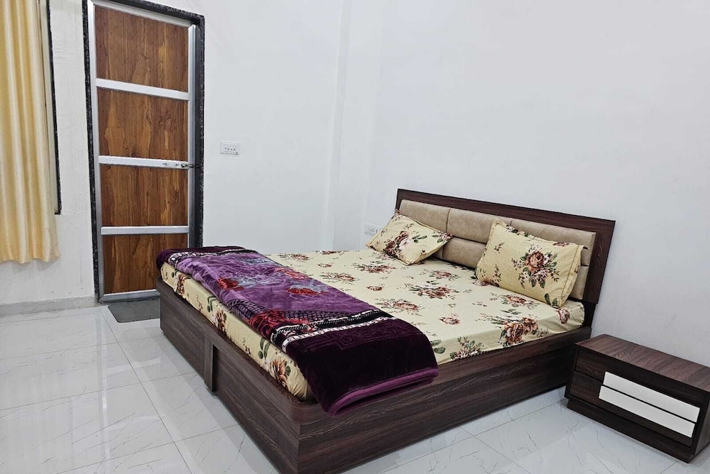 Hotel Virat palace
