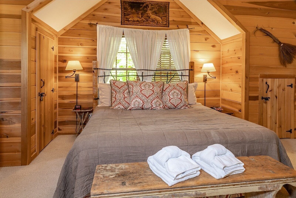 The Cabins at Seven Foxes