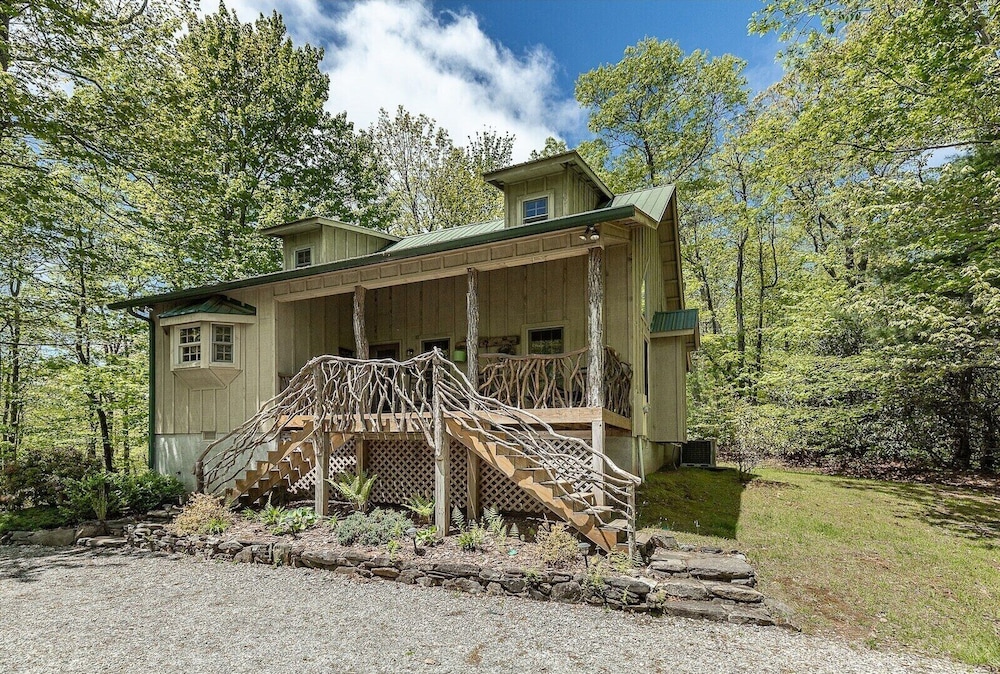 The Cabins at Seven Foxes