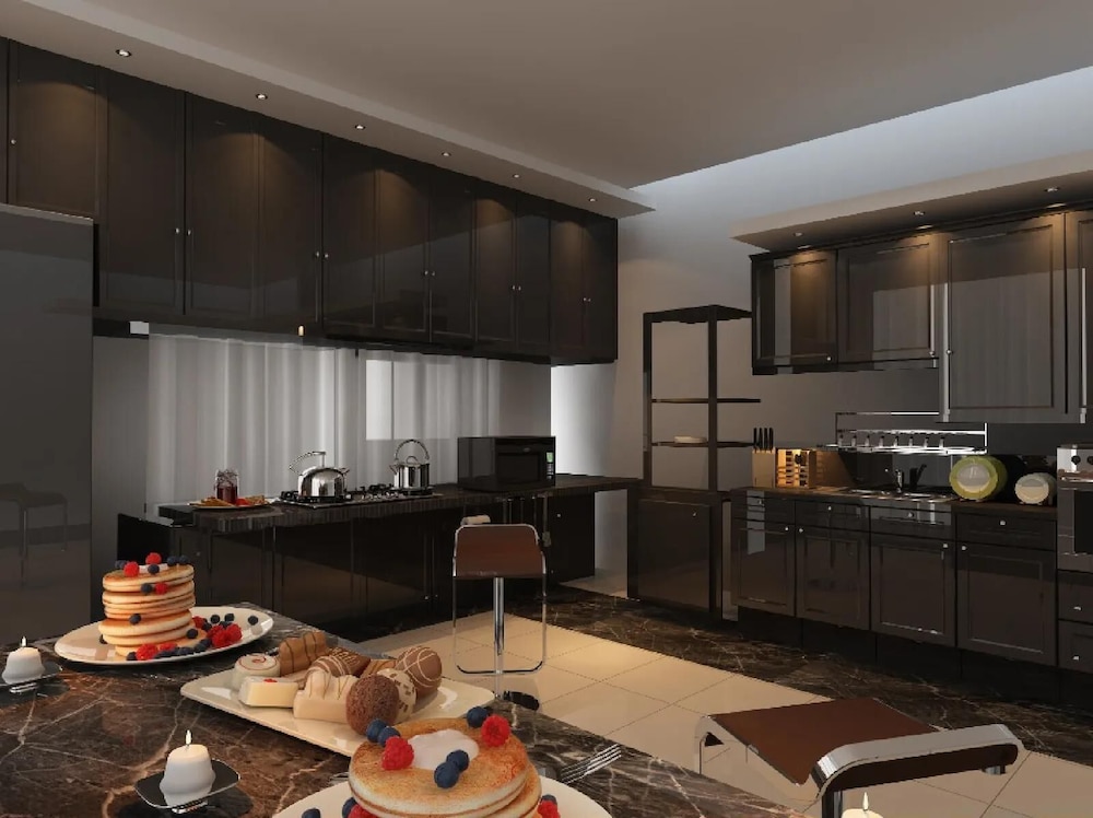 Immaculate 3-bed House in Lahore Near Airport view 3