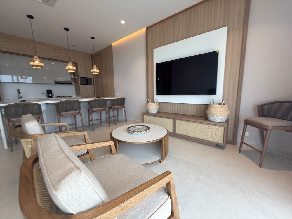Apartamento Adalmar 804 con vista al mar