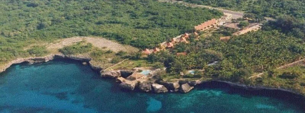 ON THE Caribbean SEA - Crystal Apartment view 5