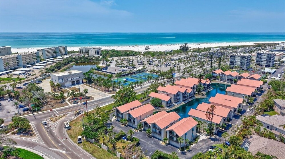 Siesta Beach Retreat 2 Bedroom Townhouse