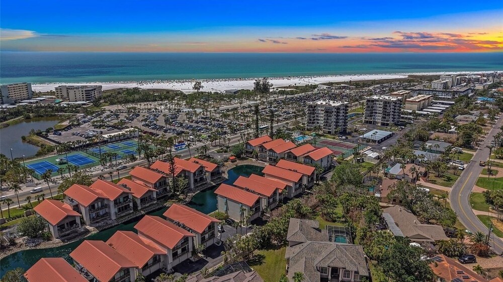 Siesta Beach Retreat 2 Bedroom Townhouse