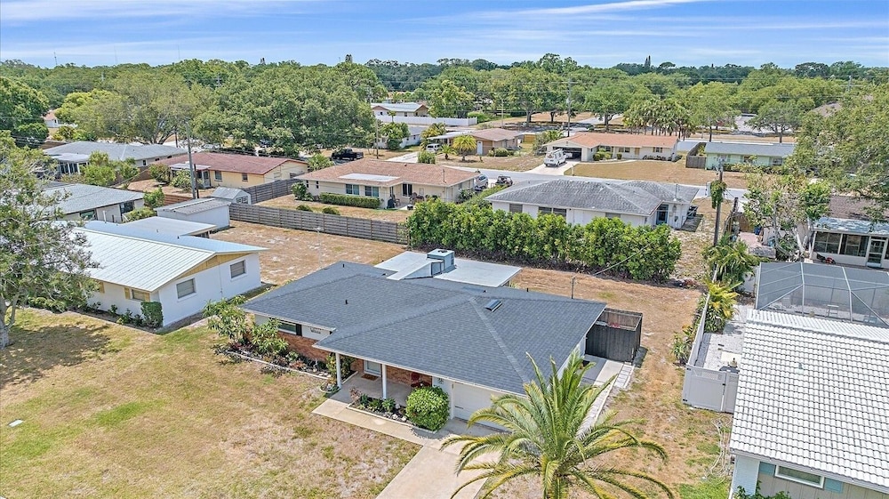 Sun Seeker 2 Bedroom Home by RedAwning view 5