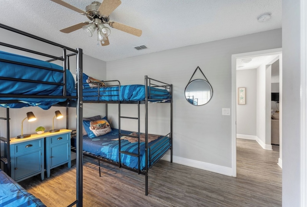Heated Pool & Bathtub 4BR Near Disney