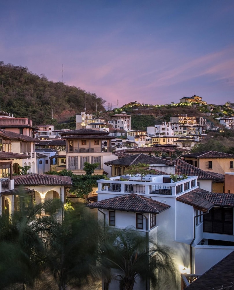 Las Catalinas - 2 BR Condo Just Steps to the Beach - Casa el Chante