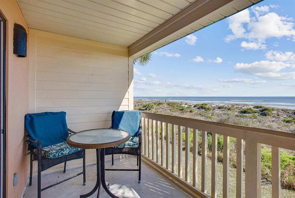 Coastal Oasis Refined Living Ocean Views