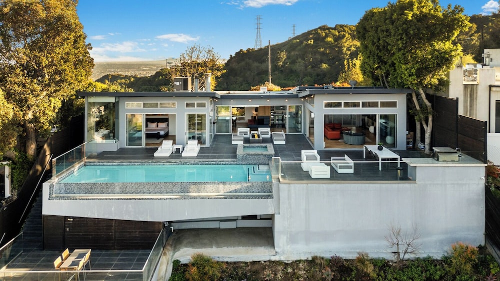 Mulholland View - Mid-century Modern Escape w/ Infinity Pool - Image 1