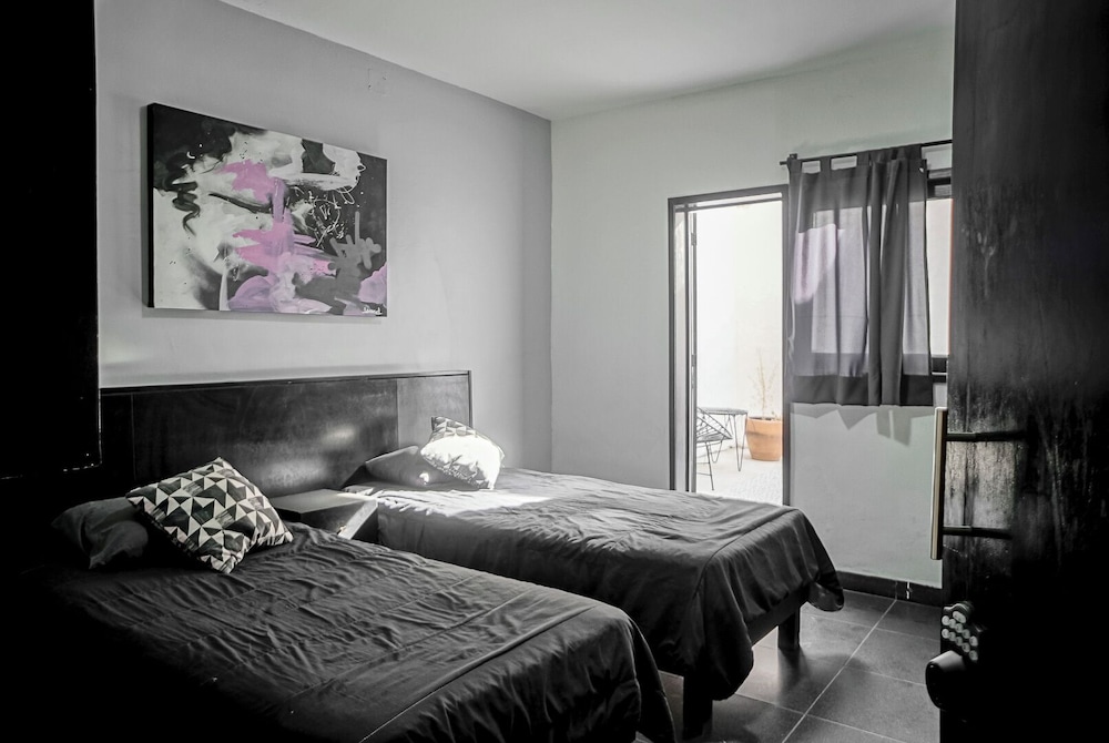 Private room Downtown 2 Guests
