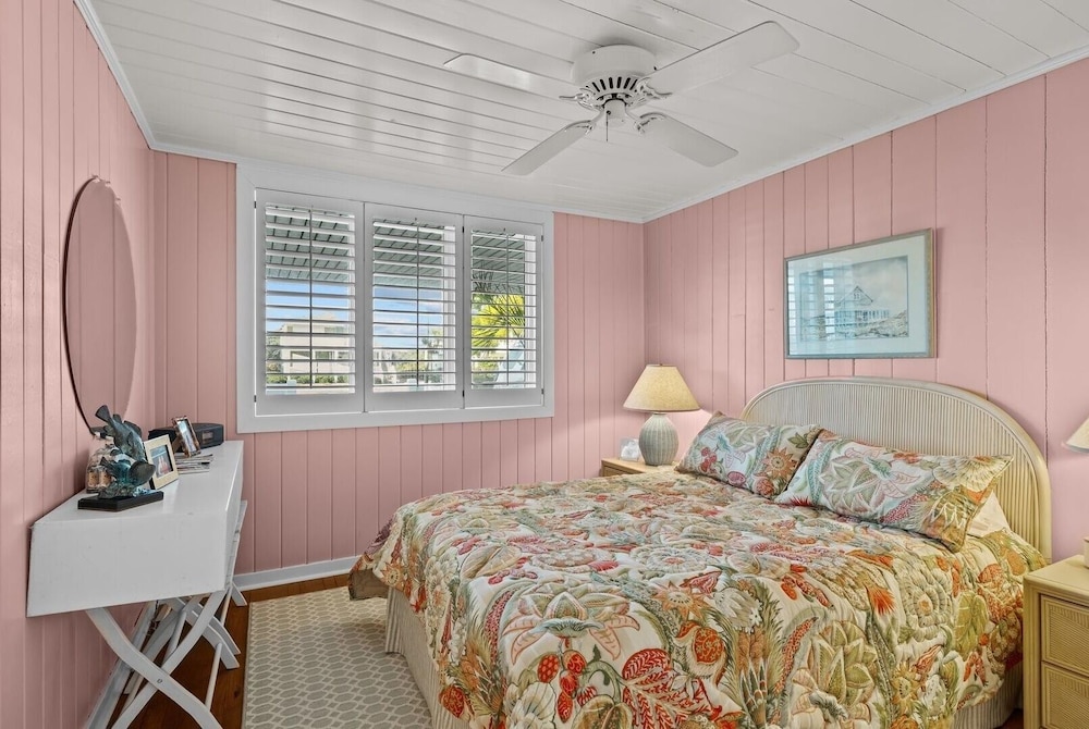 Taylor Cottage 5 Bedroom Home