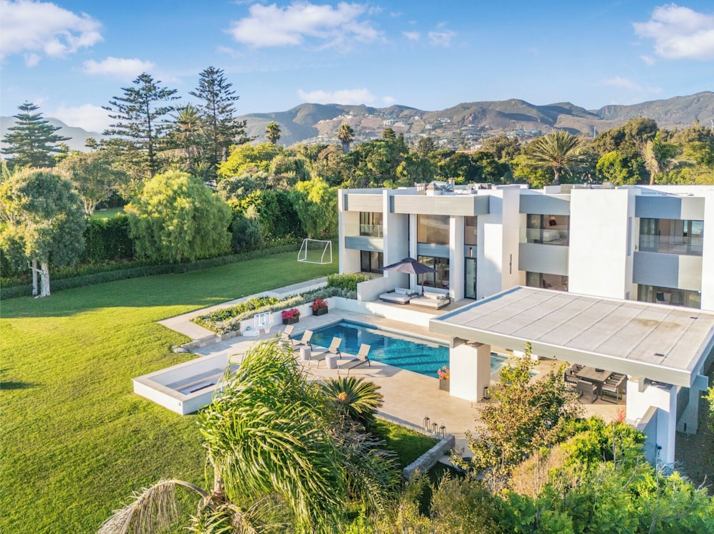 Morning View Malibu - Malibu Masterpiece in the Making w/ Views & Beach Access