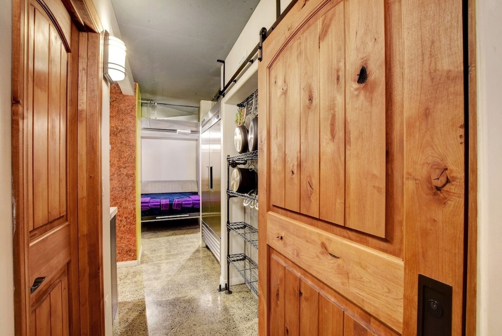 LVStripHouse Condos Sleeps up to 14