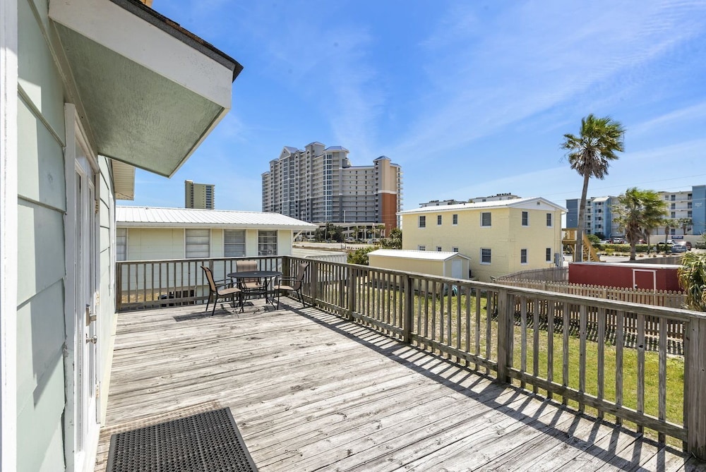 Byron's Beach House