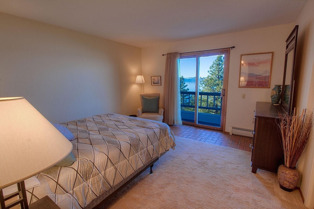 Lake View Glen 4 Bedroom Home by RedAwning - Property Image 12
