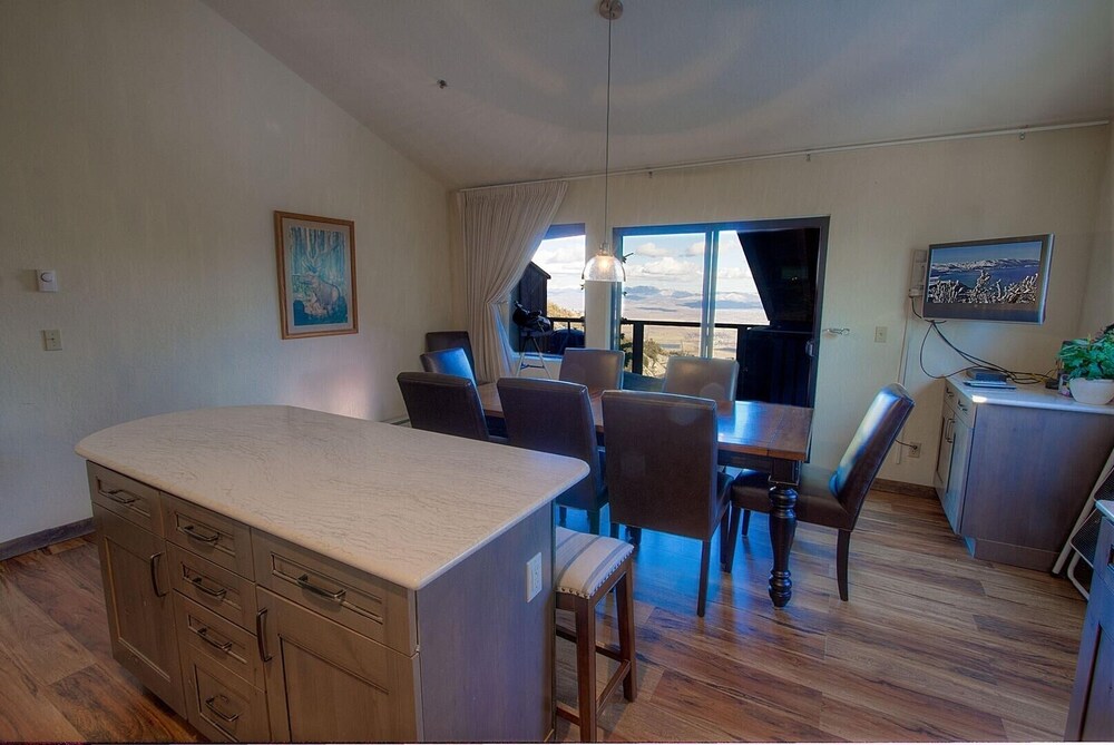 Lakescape 3 Bedroom Condo by RedAwning view 2