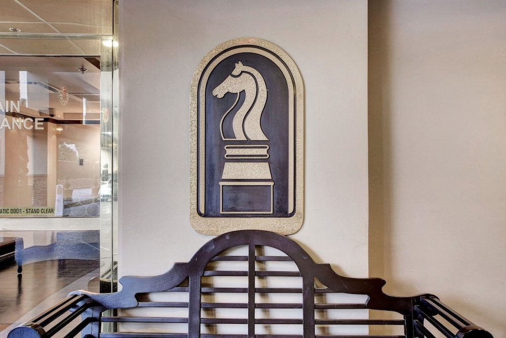 LVStripHouse Condos Sleeps up to 14