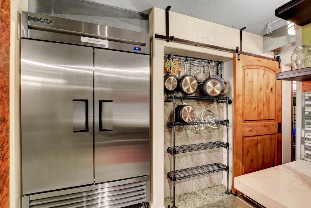 LVStripHouse Condos Sleeps up to 14