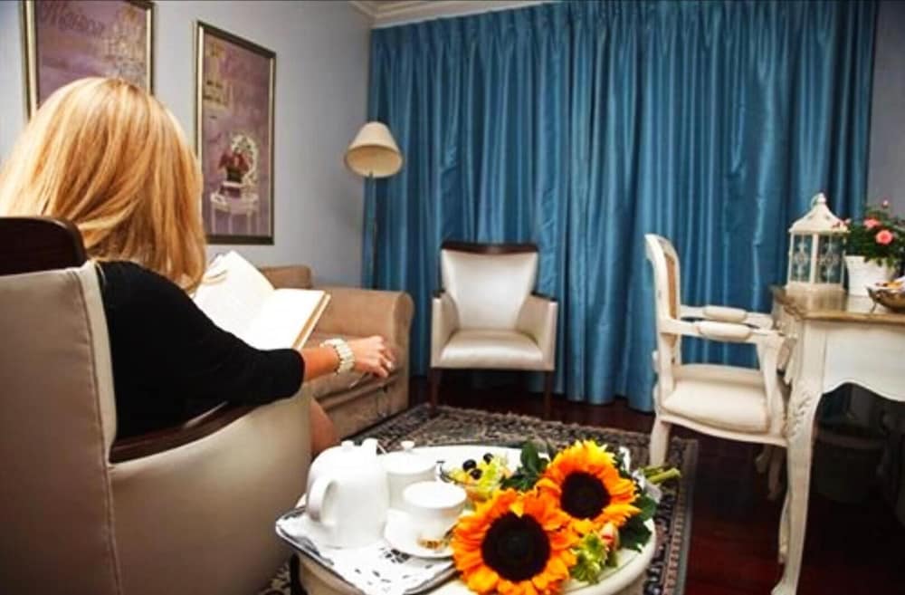 Amoris Guest House - Waterkloof Ridge